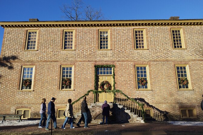 Guided Colonial Christmas Tour in Williamsburg - Walking Williamsburg at Christmastime, without the usual museum vibe