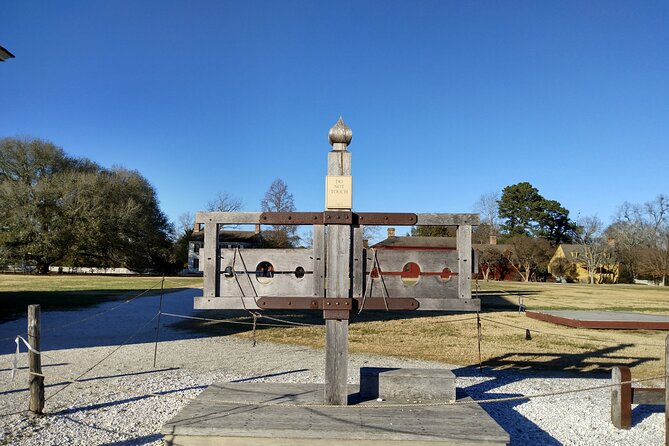 Guided Colonial Christmas Tour in Williamsburg - Capitol Building views and how colonists fit the season into civic life