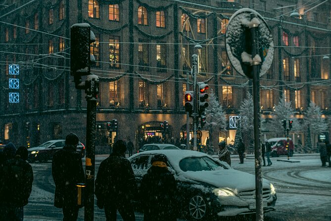 Guided Stockholm Christmas Tour - Stortorget Square and the Christmas market: symbols you can actually use