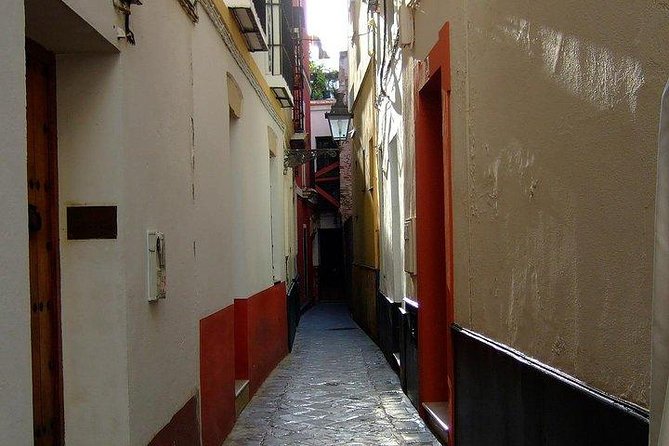 Guided Tour of Santa Cruz Jewish Quarter, Alcázar, and Cathedral - Seville Cathedral and Giralda: world’s biggest Gothic interior plus the viewpoint