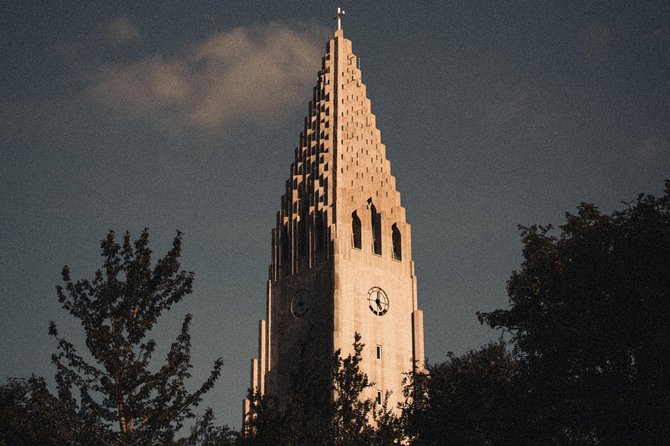 Iceland's Christmas Myths and Traditions - Reykjavík walking tour - Hallgrimskirkja Stop: Going Inside a Reykjavík Christmas Icon