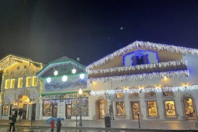 Leavenworth Christmas Lights Tour from Seattle - The Route Out of Seattle: Floating Bridges, Bellevue, and Woodinville Vibes