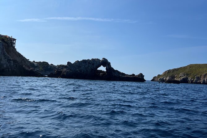 License free boat rental around the coast of santa ponsa - Safety and Setup: What They Teach You Before You Go