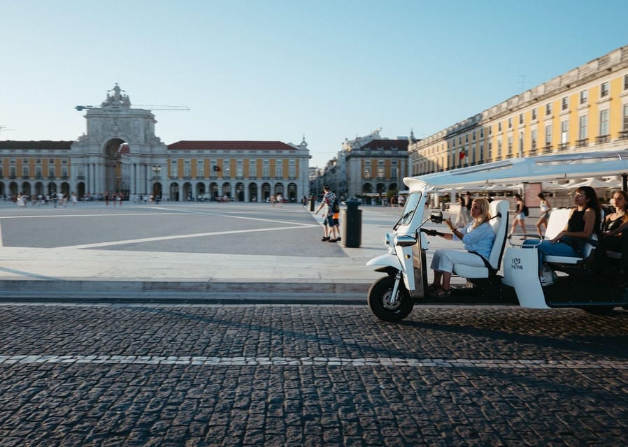 Lisbon: Private Christmas Lights Tour by Eco Tuk Tuk - Your First Roll-Through: Cais do Sodré to Baixa’s Lit Streets