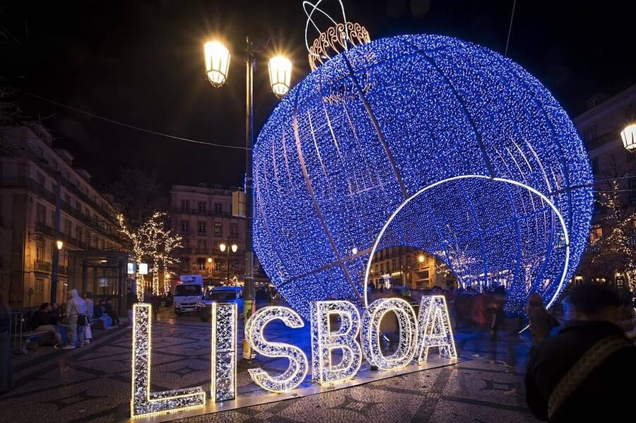 Lisbon: Private Christmas Lights Tour by Eco Tuk Tuk - Weather-Ready Lisbon: Blankets, Rain Protection, and ID
