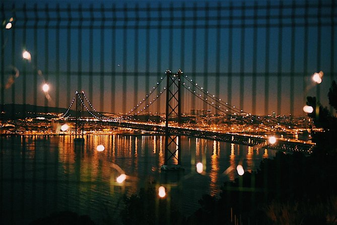 Lisbon's Christmas Lights tour - Pickup, Timing, and How the 2-Hour Loop Works