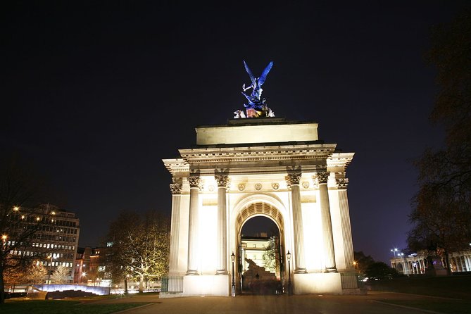 London by Night Bus Tour with Christmas Lights and Live Guide - Fortnum & Mason: the red advent-calendar look