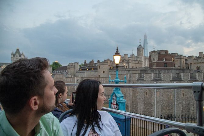 London Christmas Day 1 Day Hop-on Hop-off Bus Tour - What’s not included (and how to plan around it)