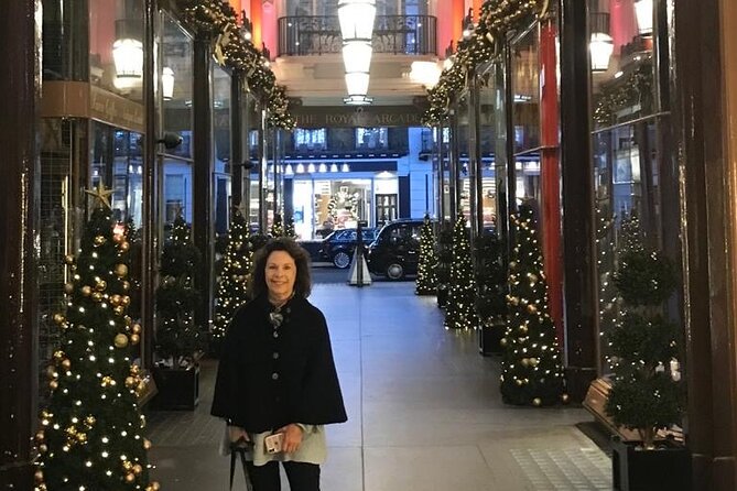 London Christmas Lights Private Tour by Traditional Black Cab - Ending options: Winter Wonderland in Hyde Park or back to your hotel
