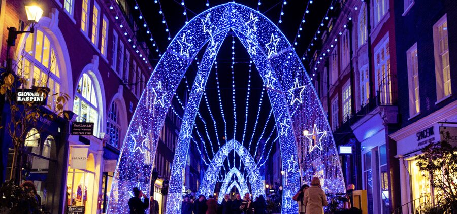 London: Christmas Lights Self Guided Walking Tour - Key Things to Know Before You Start