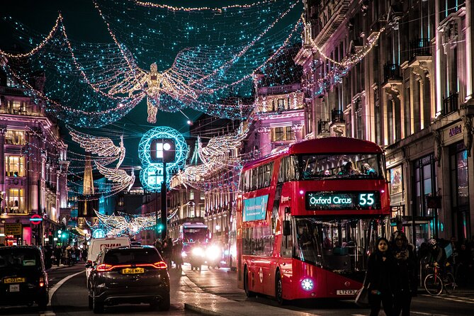 London Exclusive Christmas Lights Guided Tour by Black Cab - Why a private black cab Christmas lights tour feels different in London