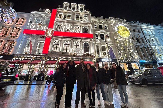 London Magical Christmas Walking Tour with Guide - A church pause at Farm Street: the spiritual note in Advent