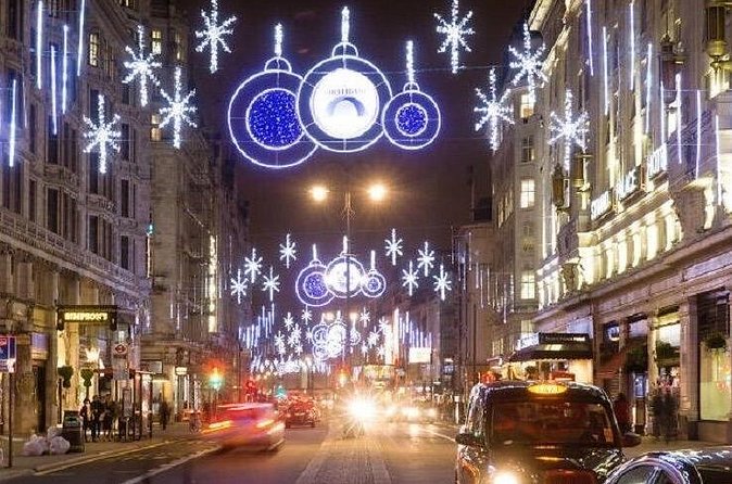 Magical Christmas Lights in London: Private Black Cab Tour - Who this private lights tour fits best