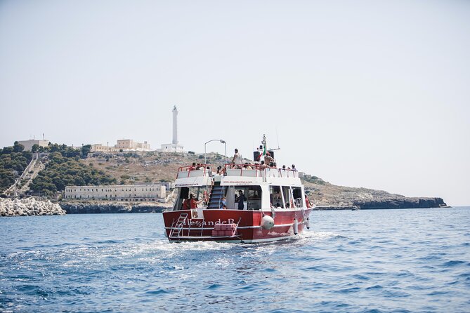 Mini-cruise tour to the Caves of Santa Maria di Leuca - Where you start: Faro di Leuca and the meaning of the coast