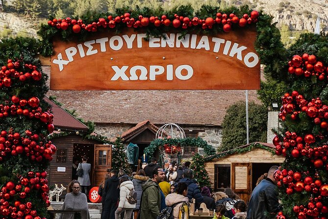 mountain Christmas villages tour - Price value: $77.44 for an 8-hour Christmas circuit