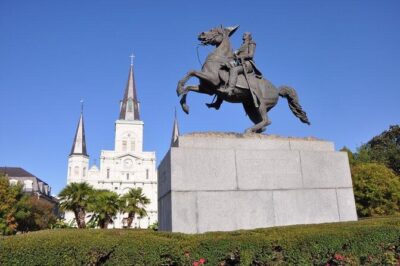New Orleans French Quarter: Seasonal Christmas Tour - Starting at 941 Bourbon Street: The Meeting Spot That Trips People Up