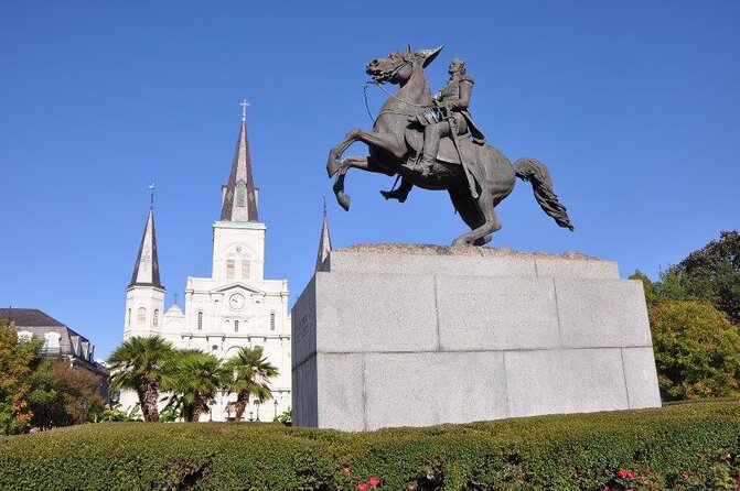 New Orleans French Quarter: Seasonal Christmas Tour - Starting at 941 Bourbon Street: The Meeting Spot That Trips People Up