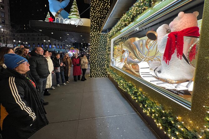 New York Christmas Holiday Lights Walking Tour - Stop 3: Macy’s Herald Square windows and the Miracle on 34th Street angle
