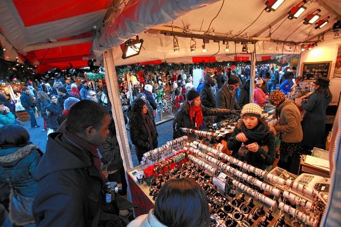 New York City Christmas Holiday Lights and Markets Walking Tour - Why This 4-Hour Christmas Walking Route Works