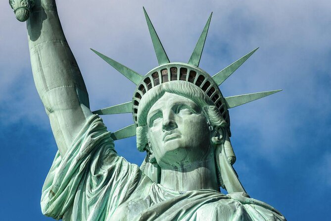 New York City Christmas Holiday Statue and Skyline Cocoa Cruise - Key highlights to pay attention to
