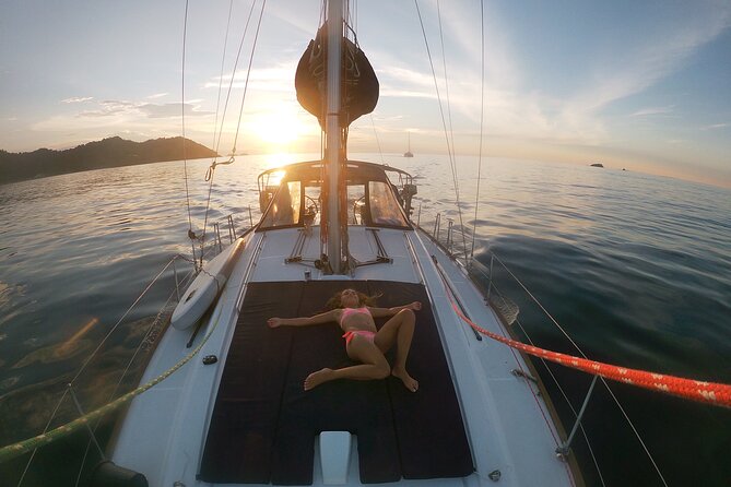 One amazing day in a private recent sailing boat in the Tayrona Park. The best sail trip from Santa Marta! - A truly private day means you control the “how”