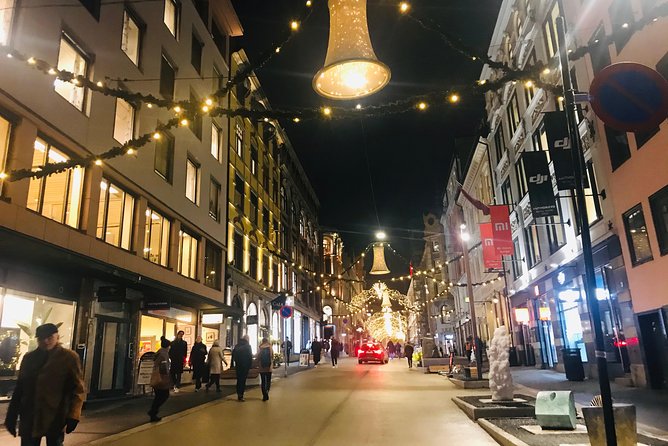 Oslo Christmas walk - Spikersuppa ice rink and Christmas market vibes with gløgg