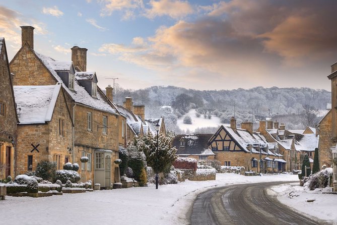 Oxford, Cotswolds & Stratford-upon-Avon Tour with Christmas Lunch - Oxford at Christmas: what you actually see in the 1-hour stop