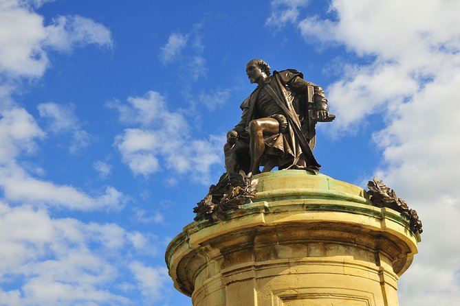Oxford, Cotswolds & Stratford-upon-Avon Tour with Christmas Lunch - Price and value for a $271.39 Christmas Day coach tour