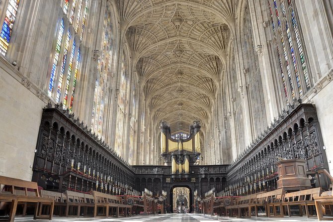 Oxford, Cotswolds & Stratford-upon-Avon Tour with Christmas Lunch - Who this tour suits best (and who should skip it)