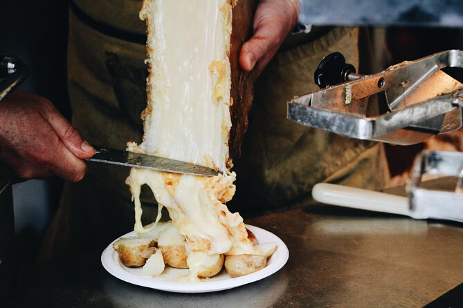 Paris Christmas Food Tour with a Local Guide, and Seasonal Treats - Place Saint-André-des-Arts: A Seated Bite Through Traditional French Favorites