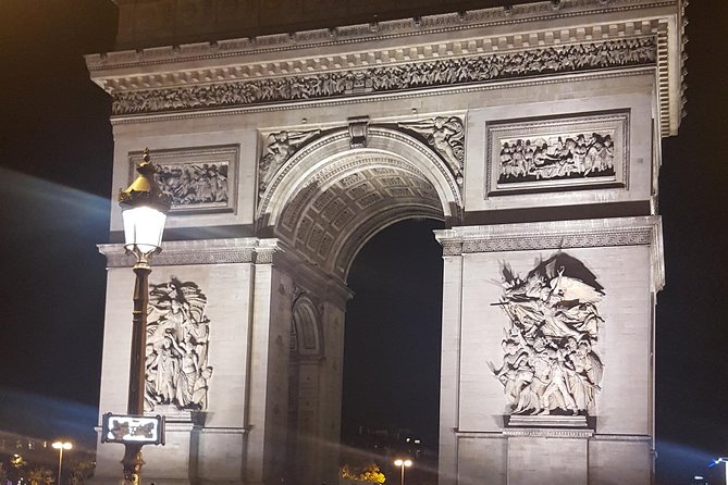 Paris Christmas Guided Bike Tour - Central Paris at holiday pace: Avenue Montaigne to Place de la Concorde