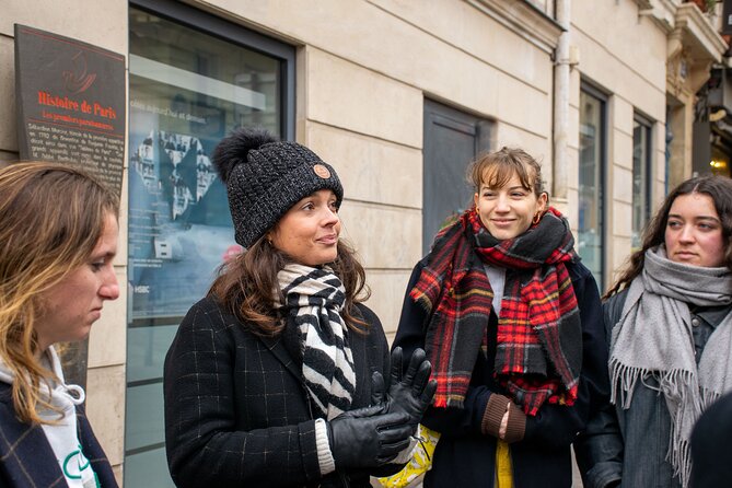 Paris Christmas Lights Small Group Walking Tour with Local Guide - Place Vendôme and Rue du Faubourg Saint-Honoré: Luxury Windows With Real Paris Sparkle