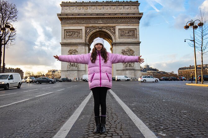 Paris Christmas Lights & Stories with Tastings on Champs-Élysées - Meeting at Charles de Gaulle and Finishing at the Arc