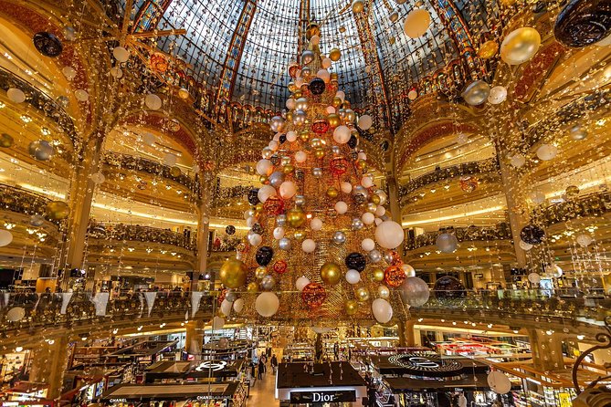 Paris Christmas Tour with a Local Guide: Custom & Private - The Included Drink: Why It Changes the Whole Experience