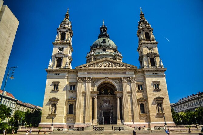 Private Budapest Christmas Market Tour with Chimney Cake & Mulled Wine - Key highlights at a glance