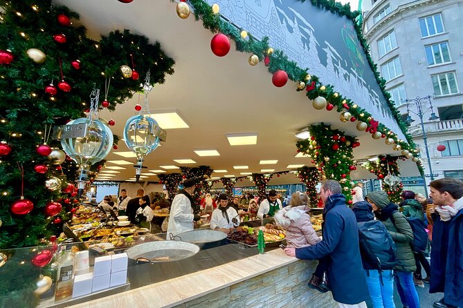 Private Budapest Christmas Market Tour with Chimney Cake & Mulled Wine - Private tour logistics: pickup is meeting, not a shuttle bus
