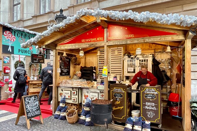 Private Budapest Christmas Market Tour with Chimney Cake & Mulled Wine - What you’ll learn from the guide (and what to ask)