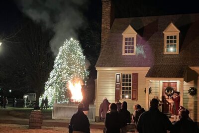 Private Colonial Williamsburg Christmas Holiday Decorations Walking Tour - Capitol Building and the Palace Green: history at the walking pace