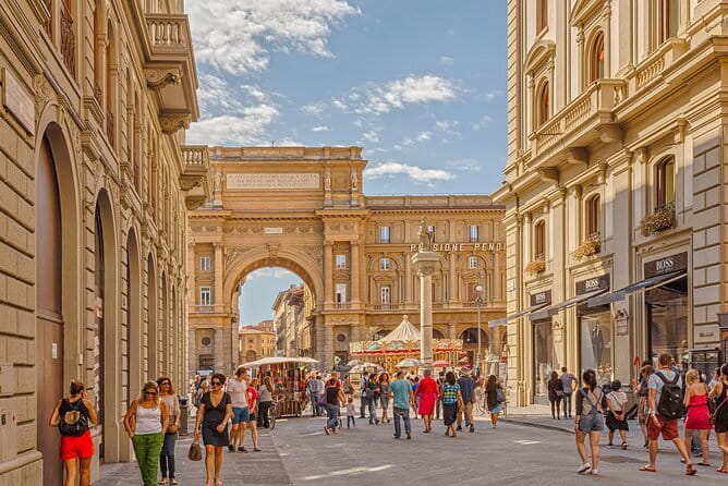 Private Florence Tour of Must-See Sites from Duomo to Santa Croce & Old Bridge - Piazza della Signoria: the Renaissance power center in walking-distance perspective