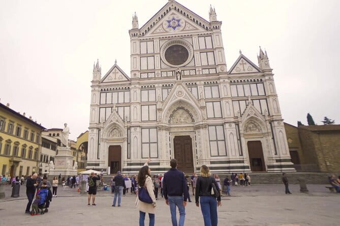 Private Guided Visit Florence's Santa Croce Basilica and Ancient Leather School - Stop 2: The Ancient Leather School and the Arno-water advantage
