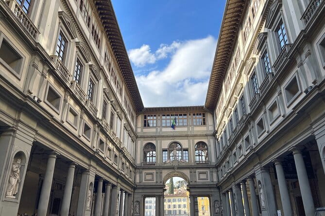 Private Guided Visit of Florence Santa Maria Novella Basilica and its Officina Profumo Farmaceutica - Medicine, plants, and Cosimo I: the story behind the scents