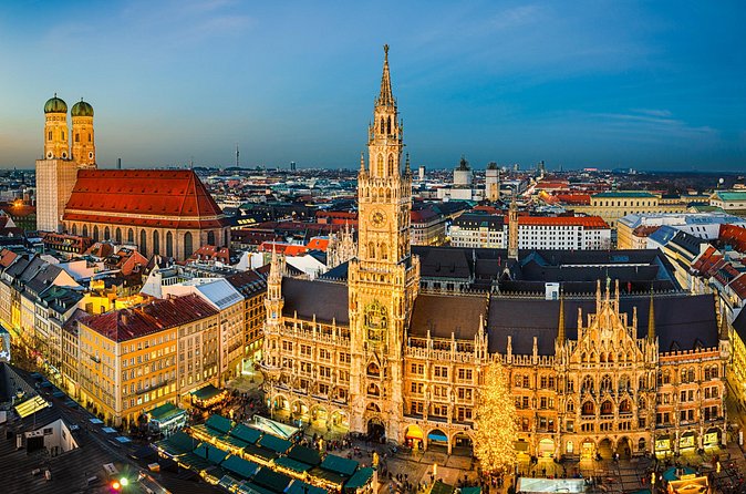 Private Munich Christmas Walking Tour + Glühwein & Snacks - Munich Marienplatz Christmas Market: The Main Event