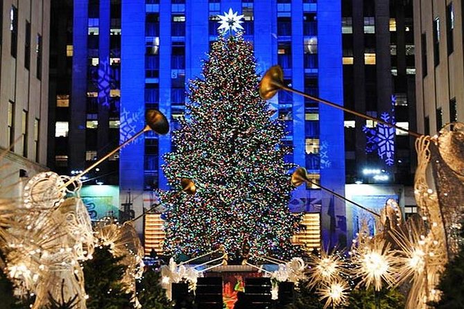 Private New York City Christmas Walking Tour - Radio City and Fifth Avenue windows: the holiday version of a slow strut