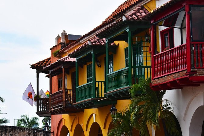 Private transportation from Santa Marta city to Cartagena - Vehicle choices: SUV, minivan, or van for your group size