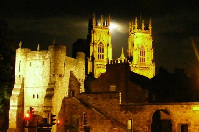 Private York Christmas Walking Tour - Private guide, no herd: how the pace really works