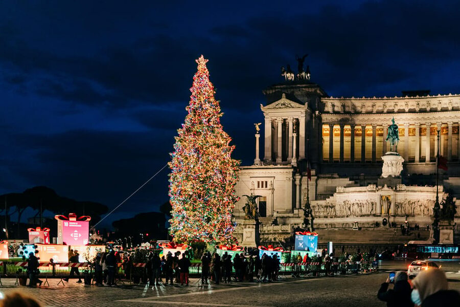 Rome: Christmas Lights Walking Tour - Via del Corso, Piazza Colonna, and the Alberto Sordi Gallery area