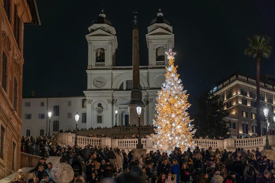 Rome: Christmas Lights Walking Tour - Meeting at Babington’s Tea Room: where your evening starts