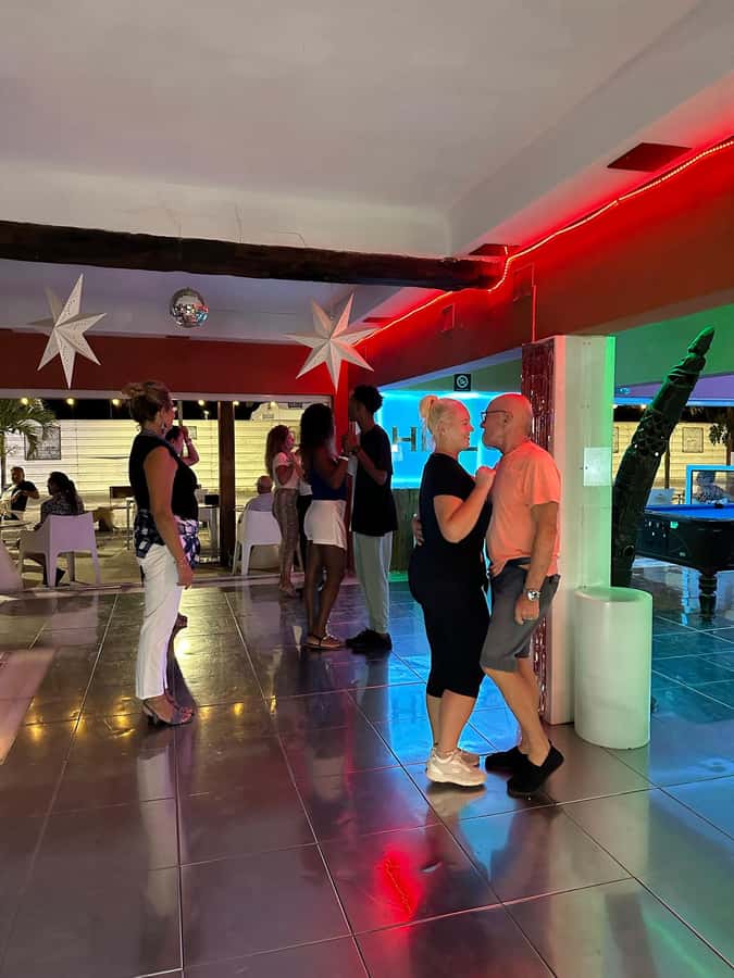 Sal: Kizomba Group Class - Santa Maria, Cape Verde - Partner Switching: Great for Social Dance, Tricky for Preference