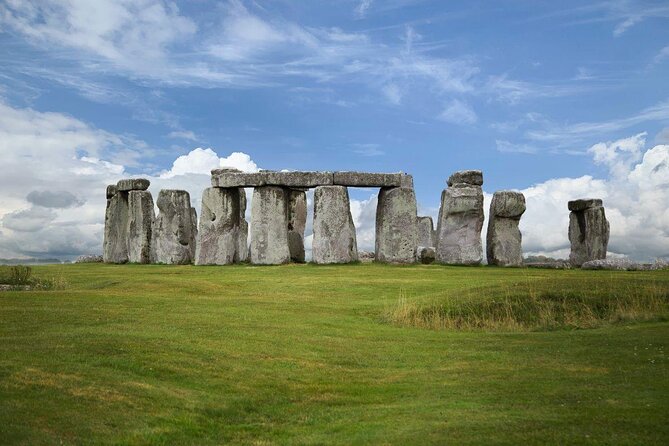 Salisbury, Stonehenge, Bath and Windsor with Christmas Lunch - Key points to know before you go