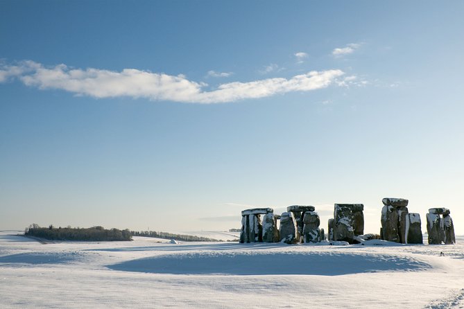 Salisbury, Stonehenge, Bath and Windsor with Christmas Lunch - Passing Stonehenge: what to look for when you cannot go in